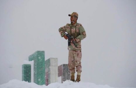 حافظان امنیت در سرمای استخوان سوز