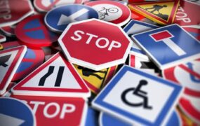 عجیب ترین علایم رانندگی
