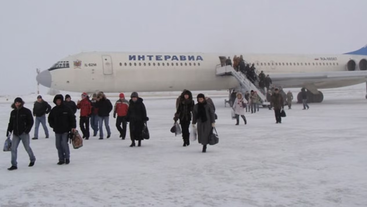 دما در سردترین شهر جهان چند درجه است؟/ عکس فرودگاه سردترین شهر جهان