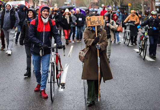 تظاهرات علیه طرح افزایش سن بازنشستگی