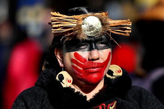 بومیان کانادا سی و دومین راهپیمایی سالانه یادبود زنان بومی مفقود و یا کشته شده در شهر ونکوور کانادا