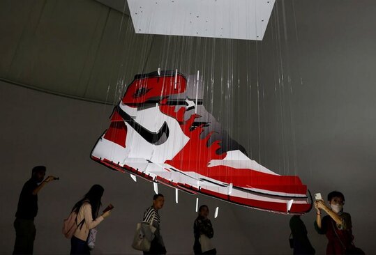 یک نمایشگاه کفش ورزشی و فرهنگ خیابانی در موزه علوم هنر در سنگاپور