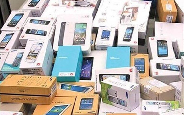 قاچاقچی گوشی تلفن همراه