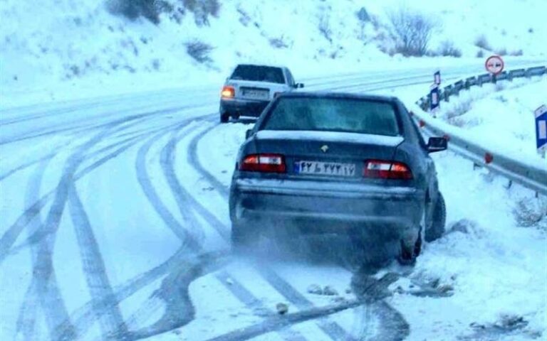 نکات-مهم-راجع-به-رانندگی-در-روزهای-برفی
