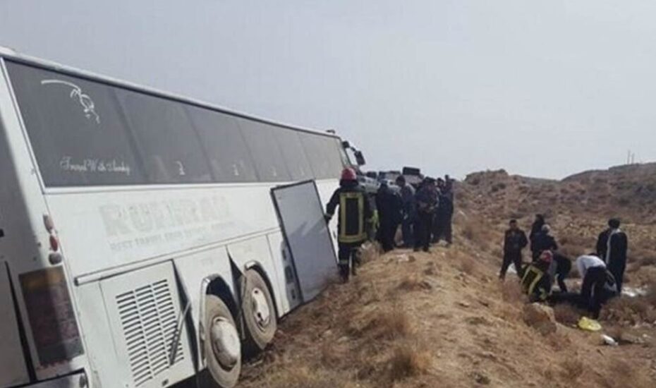 ۴۰ مصدوم در واژگونی اتوبوس