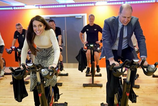 دیدنی های امروز؛ از تصادف مرگبار قطار در یونان تا کنگره جهانی موبایل در بارسلون اسپانیا ولیعهد انگلیس و همسرش در بازدید از یک باشگاه ورزشی در ولز