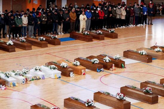 تابوت های دهها پناهجوی غرق شده در ساحل ایتالیا