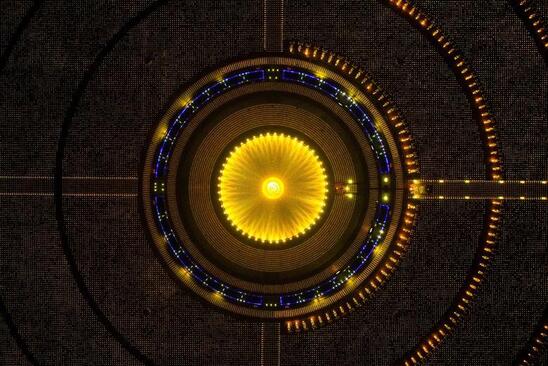 راهبان بودایی در معبدی در تایلند در جشنواره آیینی "ماخا بوچا" شمع روشن کرده اند