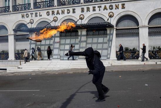 تظاهرات یونانی ها در اعتراض به تصادف مرگبار اخیر قطار در این کشور