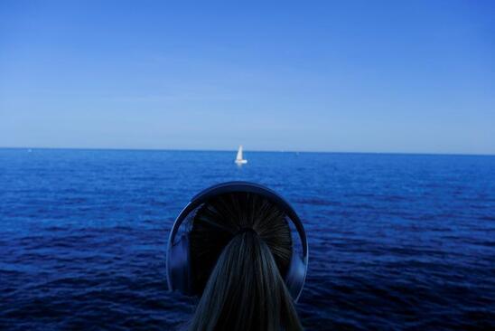 دیدنی های امروز؛ از جشنواره فیل ها تا انباشت زباله در شهر پاریس ساحل بارسلونا اسپانیا