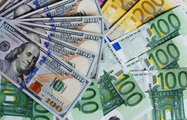 آخرین قیمت دلار و یورو 17 اسفند