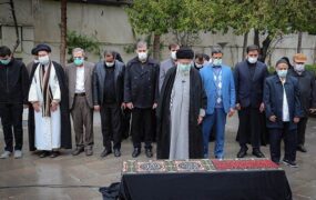 اقامه نماز رهبر انقلاب بر پیکر حسن غفوری‌فرد