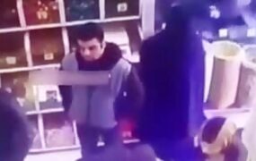 سرقت یک گونی پسته توسط یک زن