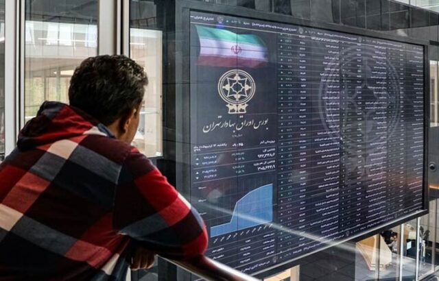 شاخص کل در آغاز معاملات رشد ۱۰ هزار واحدی داشت