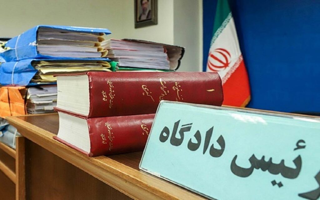 صدور کیفرخواست صادق زیباکلام و آذر منصوری