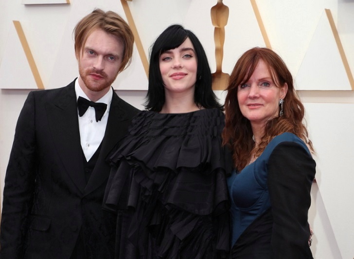 حامی و مشوق سرگرمی هایش باشید