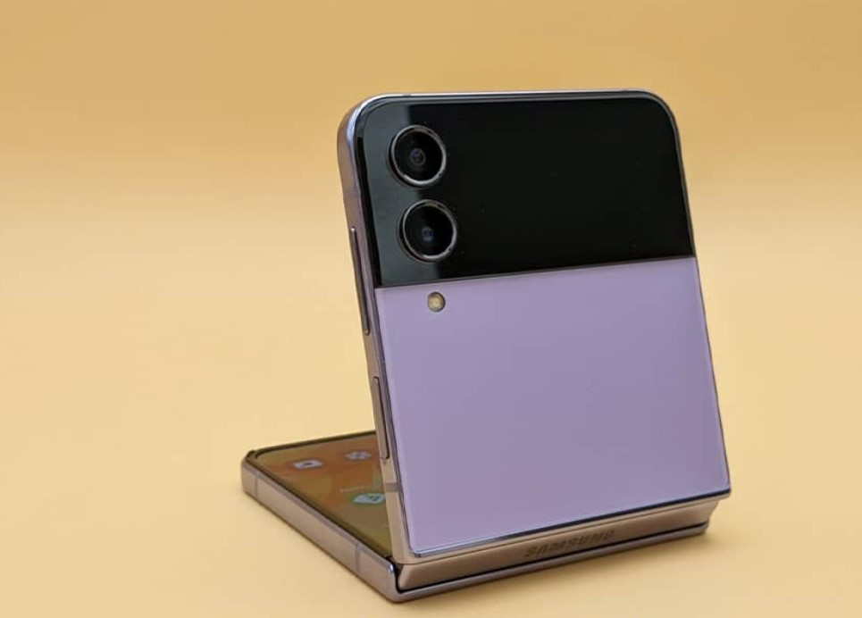 گوشی های تاشو