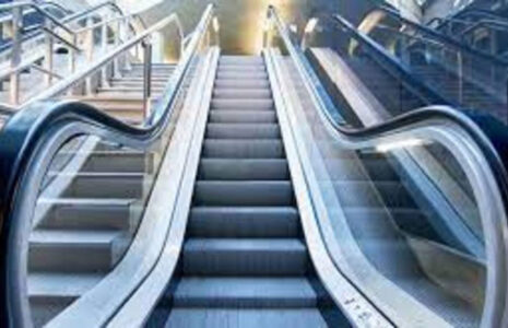 سقوط وحشتناک یک پسربچه از پله برقی در عراق