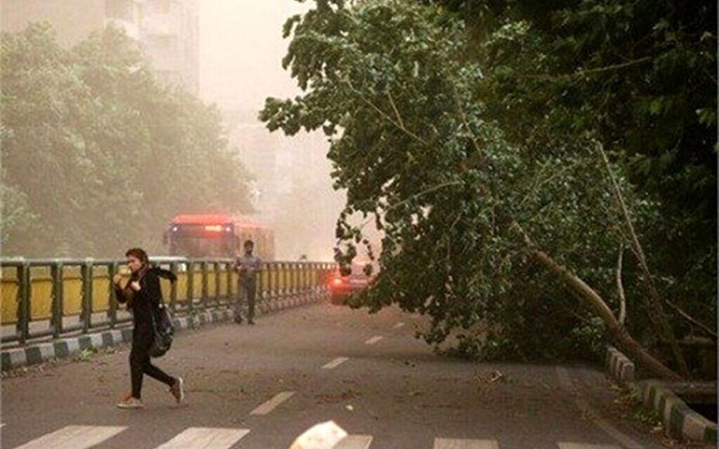 وزش باد شدید در جنوب تهران