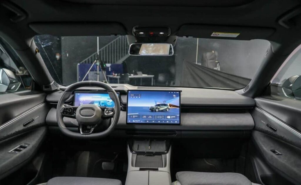Lynk & Co 08