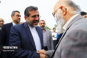 رونمایی از مجسمه سعدی در تهران