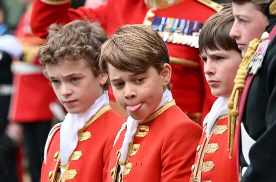 مراسم تاجگذاری پادشاه و ملکه جدید انگلیس