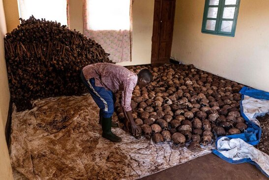 کشف استخوان و جمجمه های انسانی از یک گور دسته جمعی