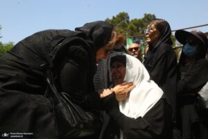 خاکسپاری حسین زمان در قطعه هنرمندان