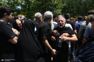 خاکسپاری حسین زمان در قطعه هنرمندان