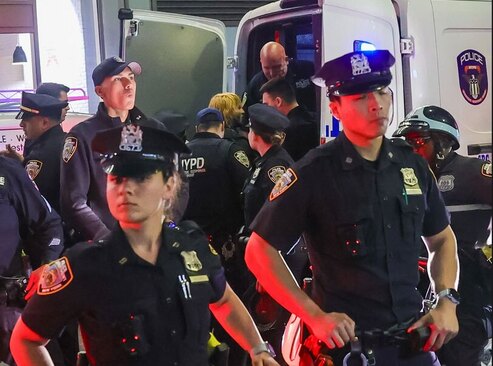 دستگیری برخی معترضان در اعتراضات به مناسبت سومین سالگرد قتل جورج فلوید به دست پلیس آمریکا