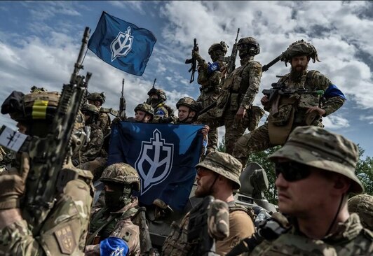 دیدنی های امروز؛ از کشف یک کارگاه مومیایی باستانی در مصر تا جنگ اوکراین نیروهای "سپاه داوطلب روسیه" برای یک کنفرانس مطبوعاتی