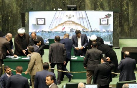 درگیری در مجلس بر سر شمارش آرا