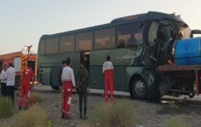 برخورد اتوبوس با تریلر