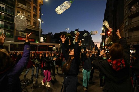 اعتراض مردم به کمبود آب شرب در شهر "مونته ویدئو" اروگوئه