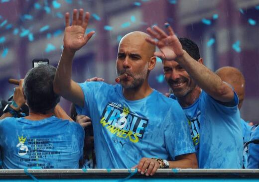 جشن قهرمانی تیم فوتبال منچستر سیتی