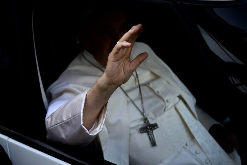 مرخص شدن پاپ فرانسیس از بیمارستان