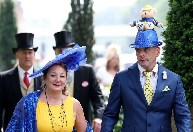 دیدنی های امروز؛ از مومیایی جادوگر در قفس تا مسابقات سلطنتی اسب سواری در انگلیس تماشاچیان اشرافی با کلاه های خاص در جشنواره سلطنتی