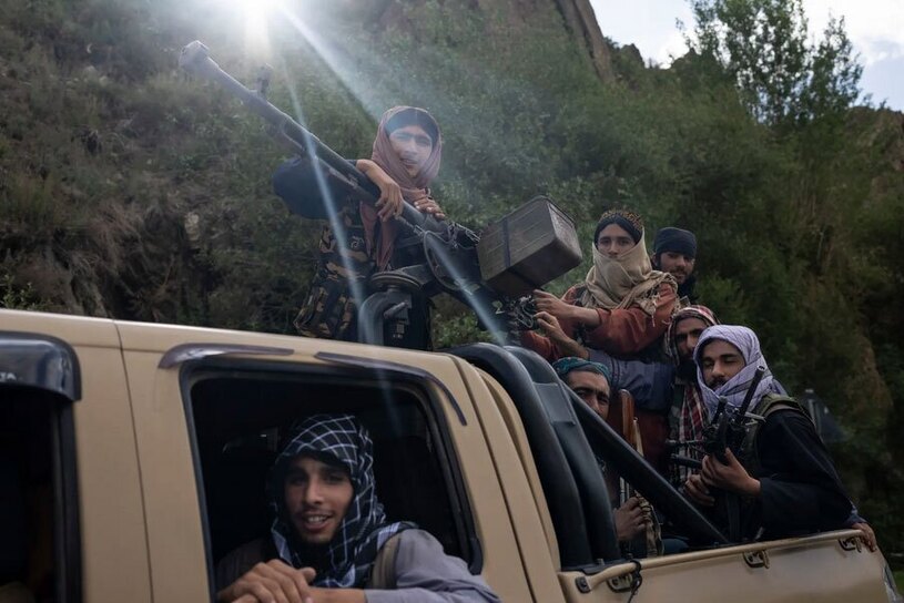 یک دسته از نظامیان طالبان