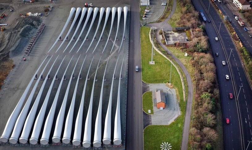 دیدنی های امروز؛ از شورش یک روزه واگنر تا قطار سواری پادشاه هلند نمایی هوایی از پره های توربین بادی