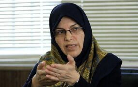 آذر منصوری