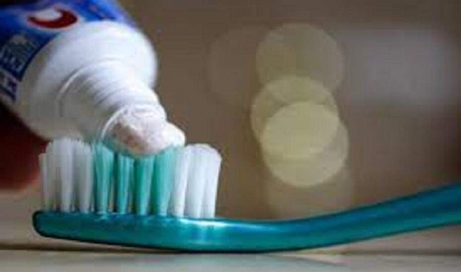 اشتباهات رایج هنگام مسواک زدن
