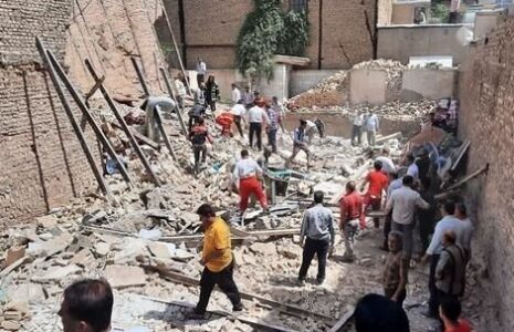 ریزش ساختمان ۳ طبقه در شهر گلستان ریزش ساختمان