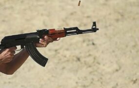 سرباز شوخی با اسلحه