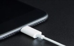 5 اشتباه شارژ باتری تلفن همراه