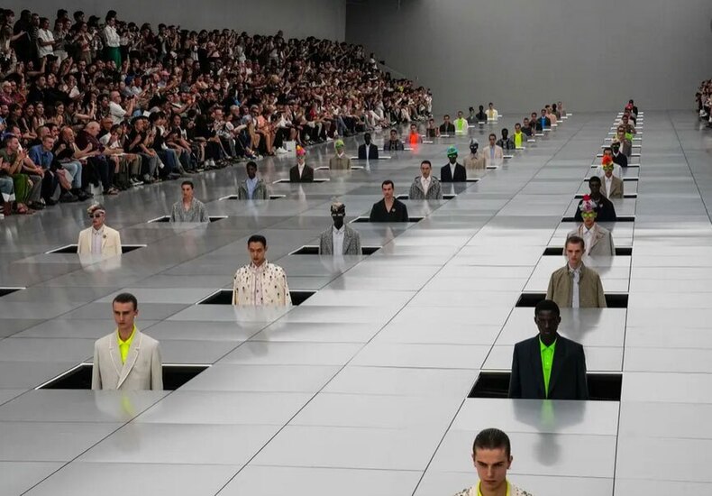 یک شو لباس مردانه در پاریس