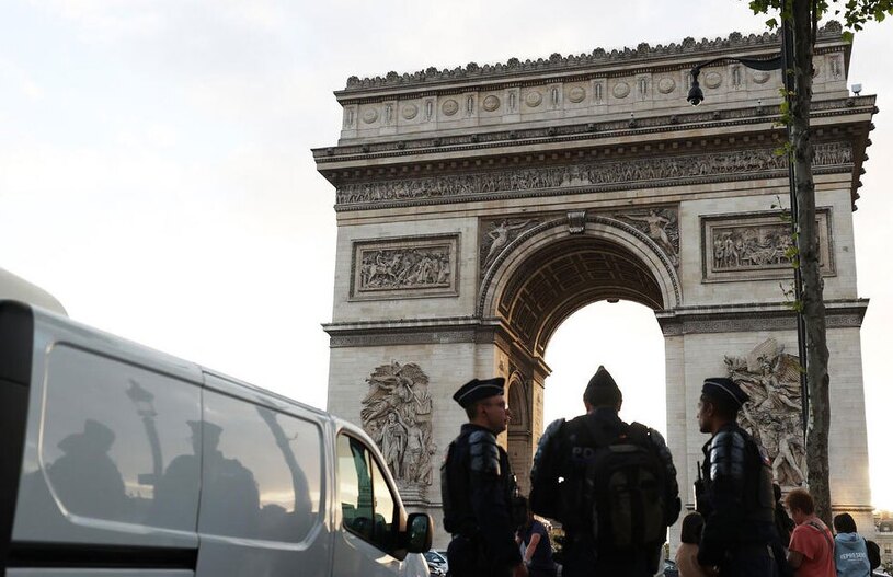 دیدنی های امروز؛ از اوضاع امنیتی فرانسه تا هندوانه ژاپنی استقرار گسترده نیروهای امنیتی