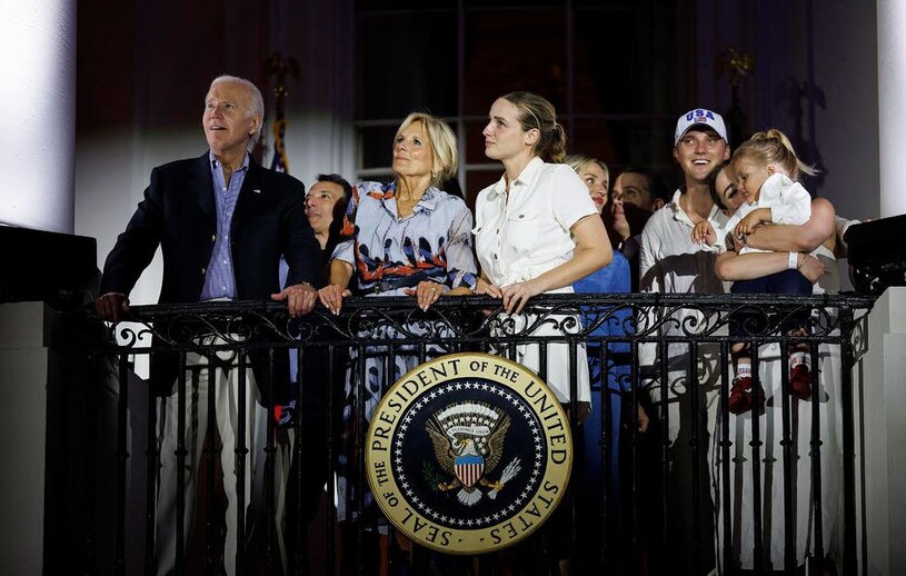 خانواده رییس جمهوری آمریکا در بالکن کاخ سفید 