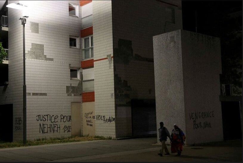 دیدنی های امروز؛ از گرمای بی سابقه تابستانی تا شعار نویسی معترضان فرانسوی شعارنویسی معترضان در دیوار شهرهای فرانسه