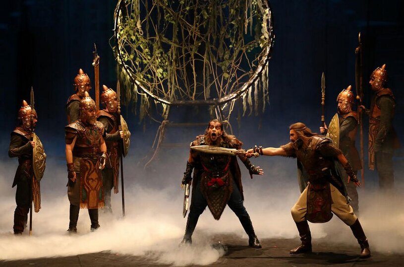 تئاتر موزیکال "هفت خان اسفندیار"