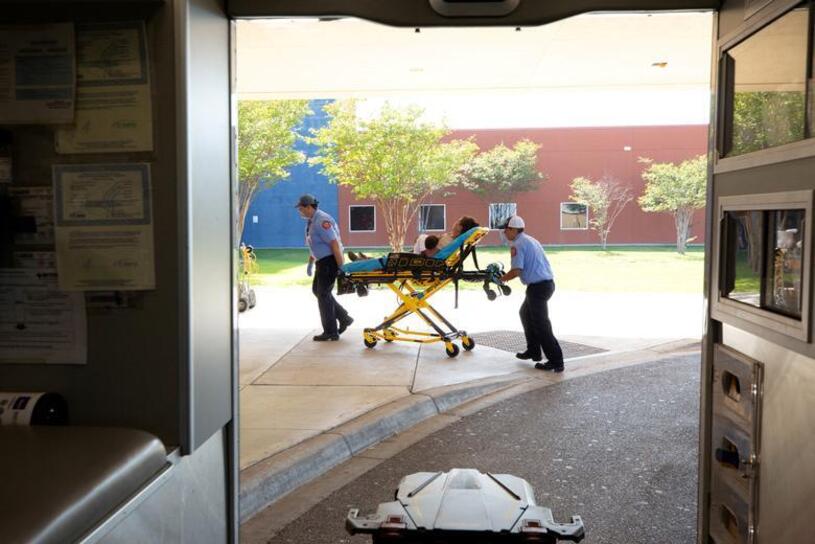 دیدنی های امروز؛ از موج گرمای بی سابقه تا نشست سران ناتو زن پناهجو فرزند گرمازدگی